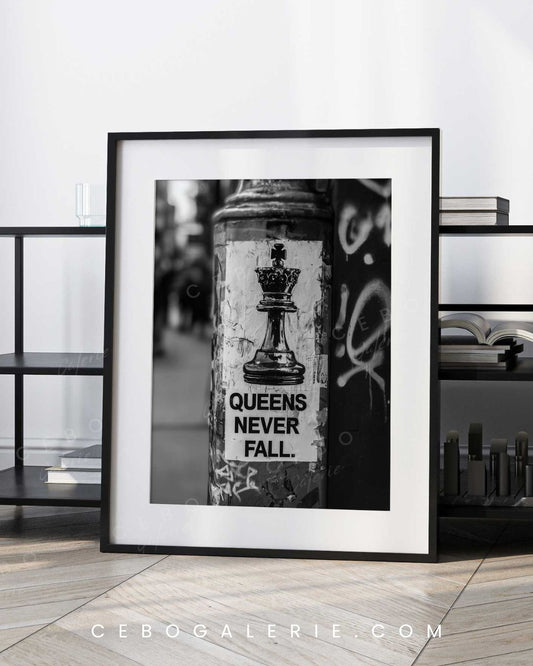 Affiche QUEENS NEVER FALL.