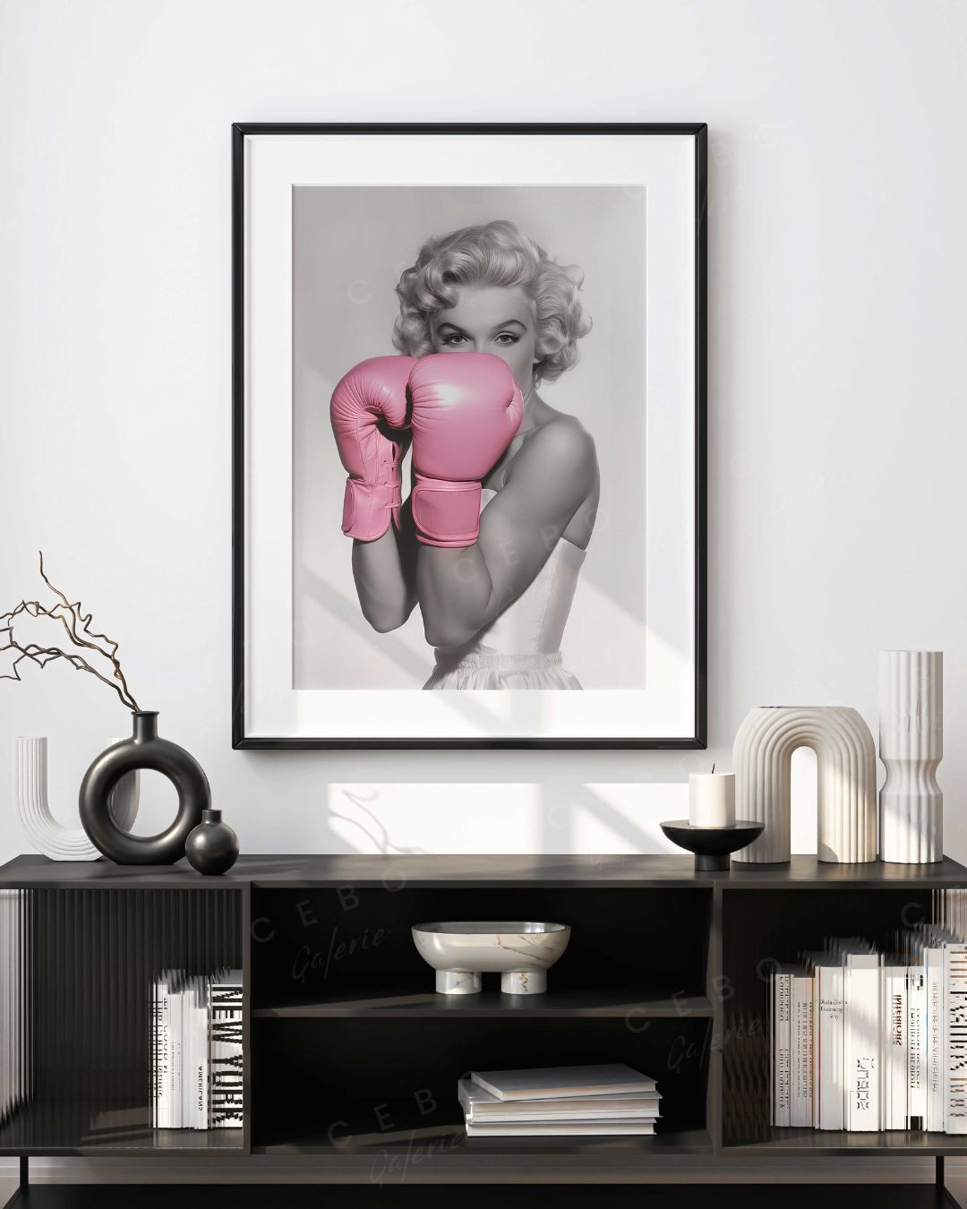 Marilyn Combat Frame